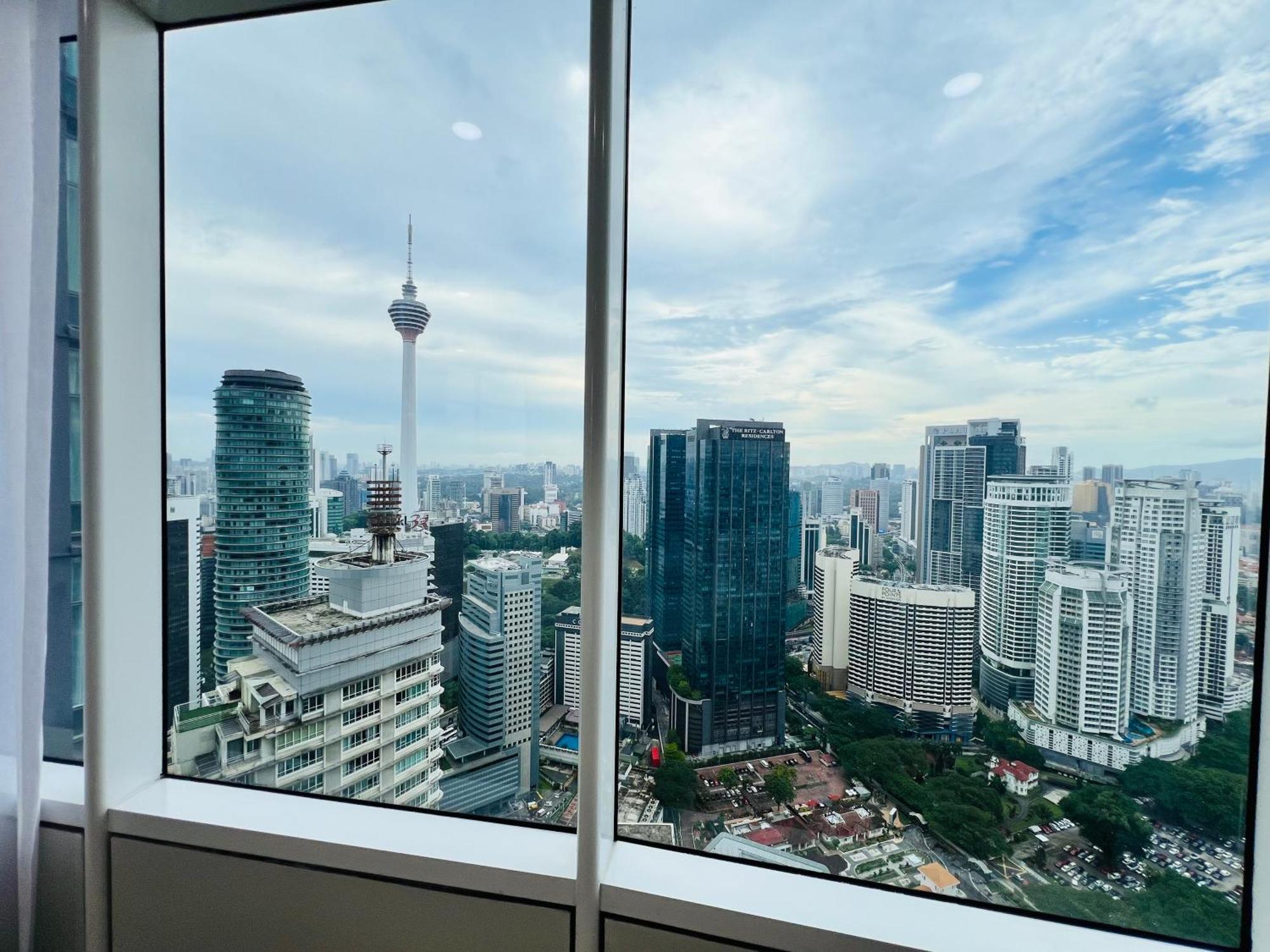 Sky Suites At Klcc By Mitstay — Photos 3